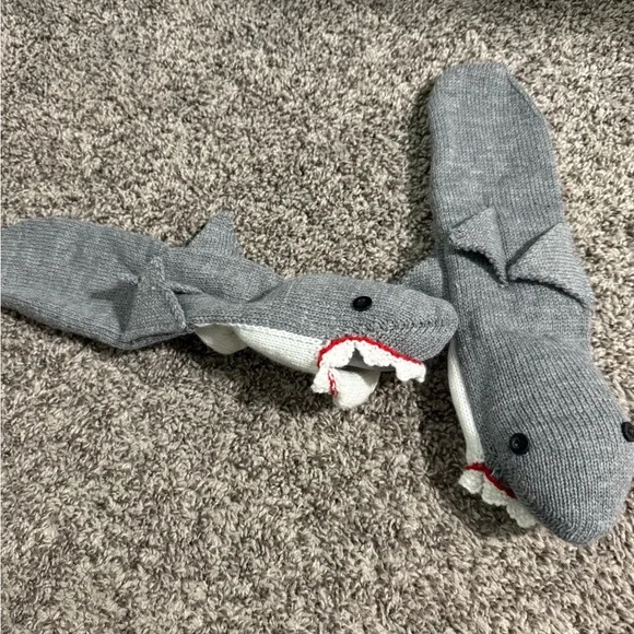 NWOT 🦈Gray Shark Knit Socks - Picture 3 of 4